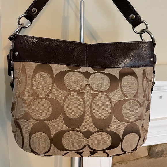 Authentic Coach Signature Bag! - Picture 2 of 7